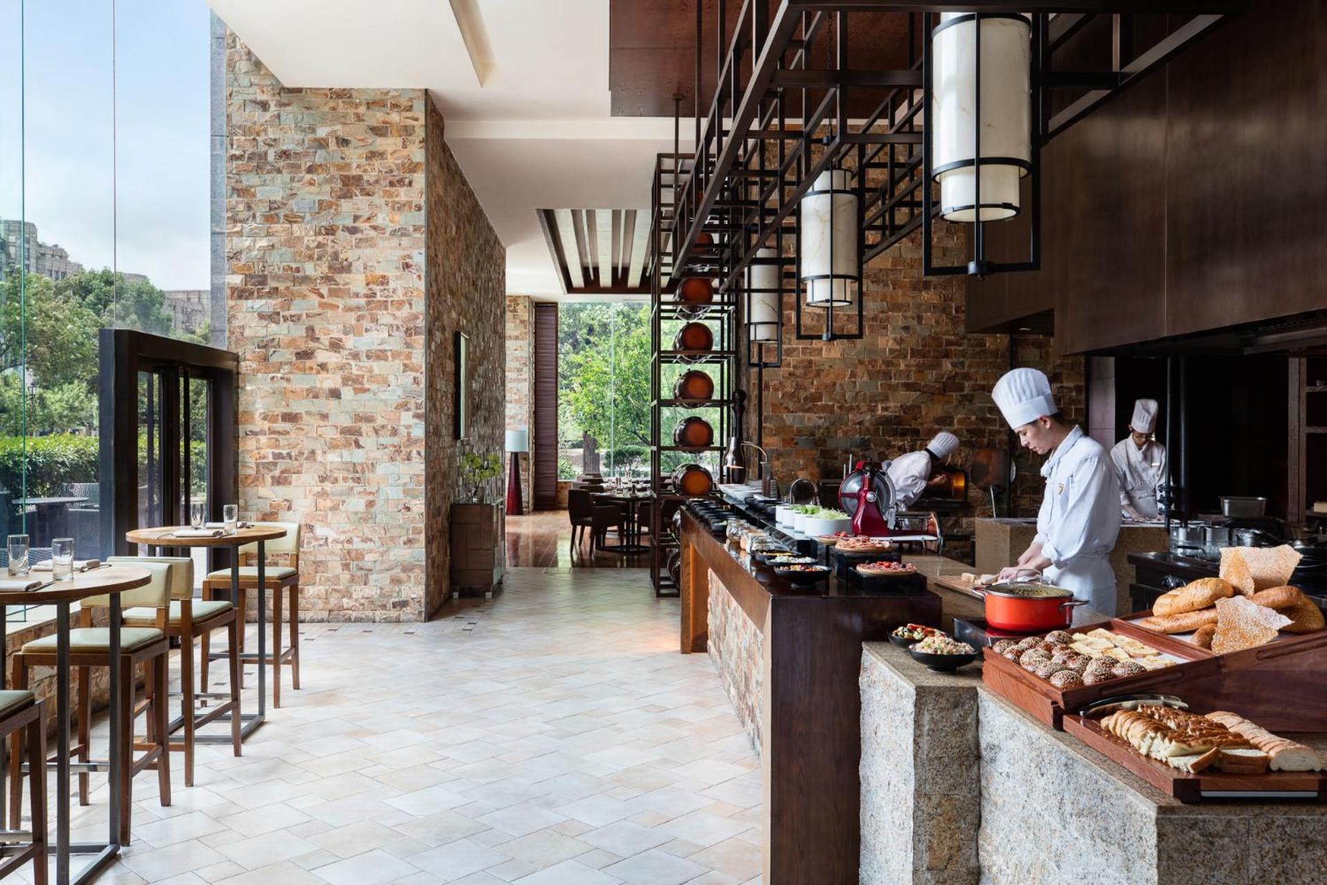 Shanghai Marriott Hotel Pudong East - Only A 30 Minute Drive From Disney Exteriör bild