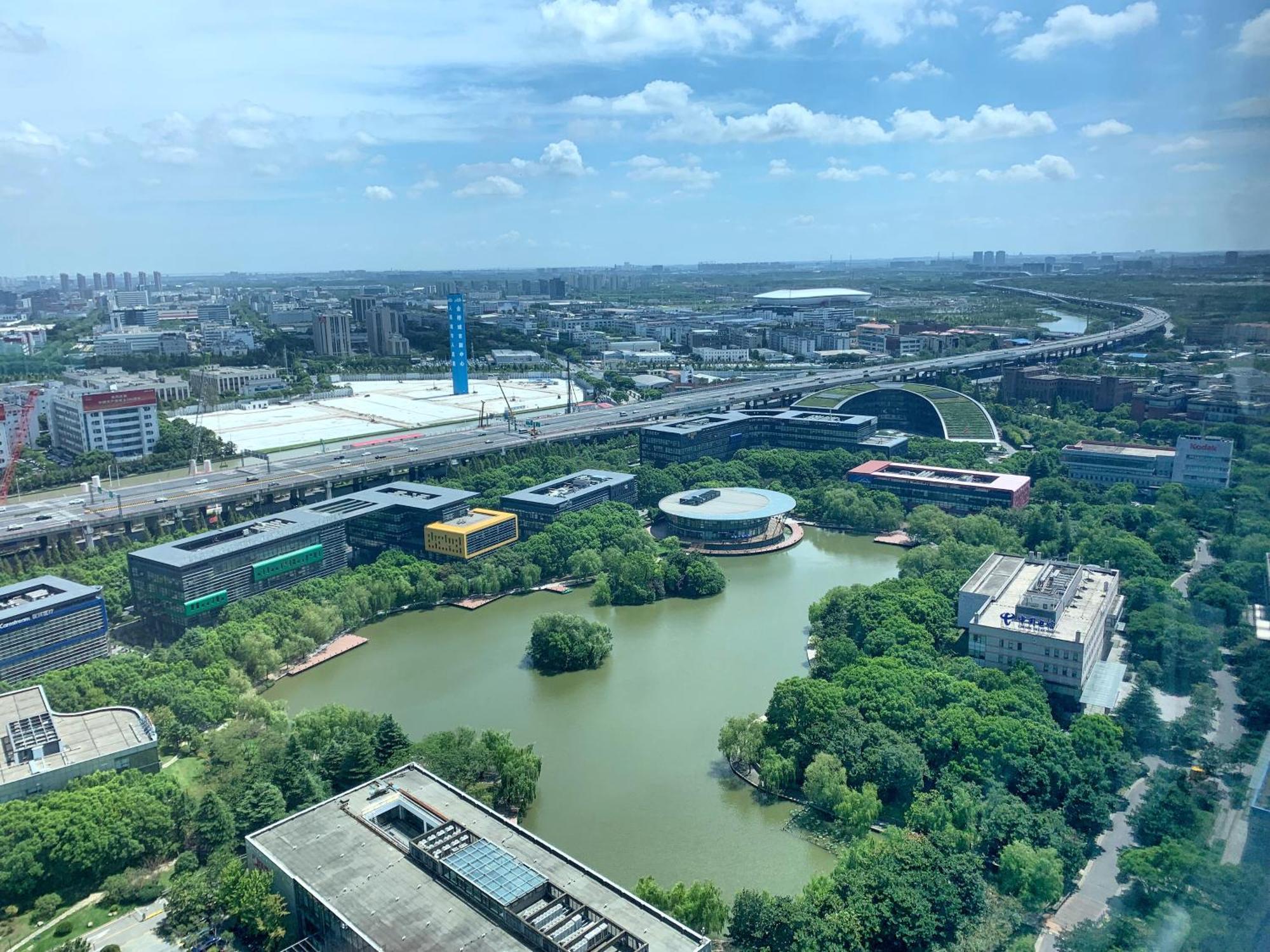 Shanghai Marriott Hotel Pudong East - Only A 30 Minute Drive From Disney Exteriör bild