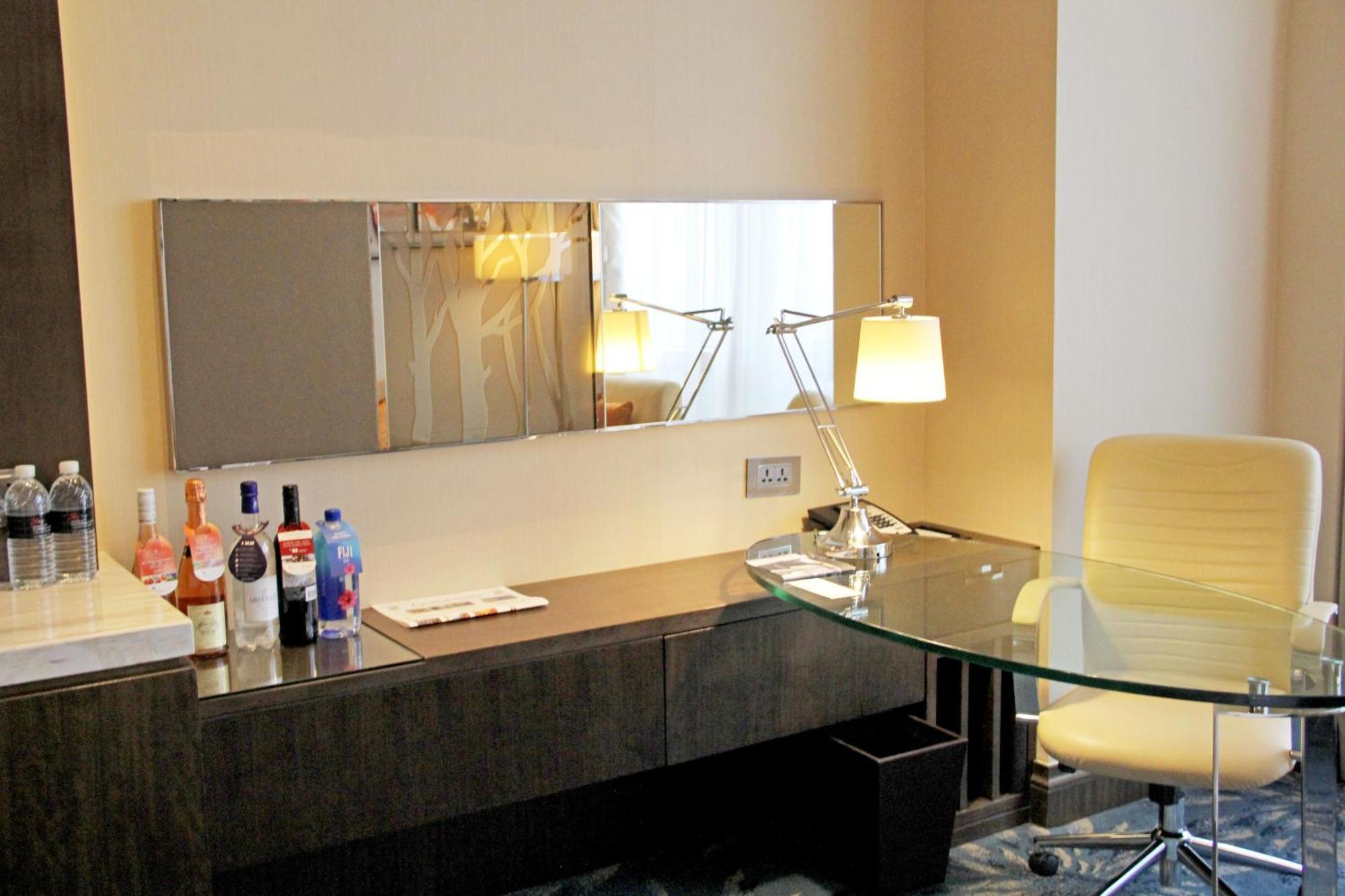 Shanghai Marriott Hotel Pudong East - Only A 30 Minute Drive From Disney Exteriör bild