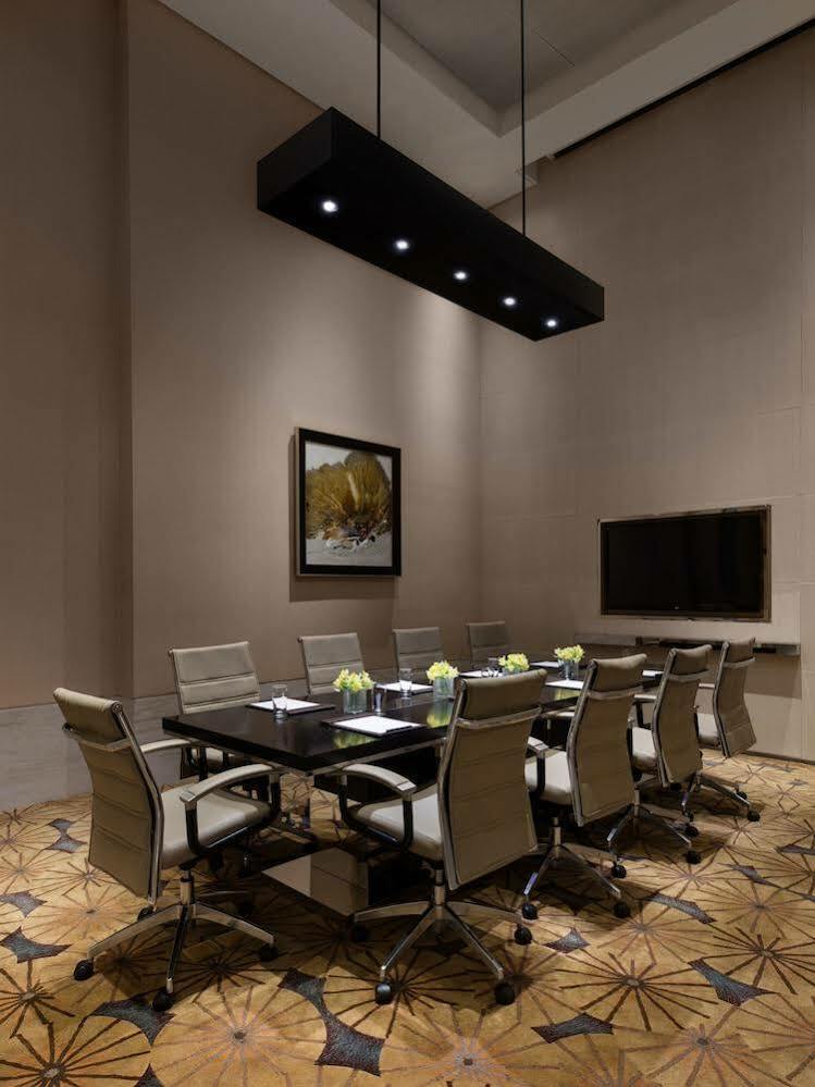 Shanghai Marriott Hotel Pudong East - Only A 30 Minute Drive From Disney Exteriör bild